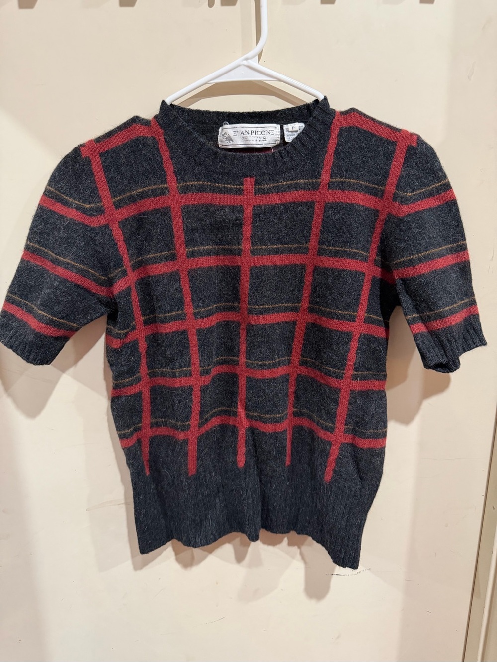 Evan Picone Charcoal Gray Short-Sleeve Sweater with Red Windowpane